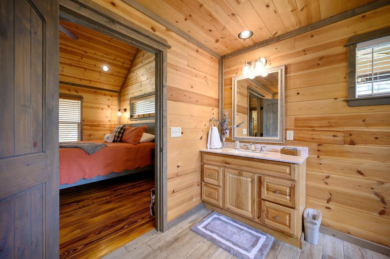 Convenient Romantic Hot Tub Bbq 3-Night Special! Брокен-Боу Экстерьер фото